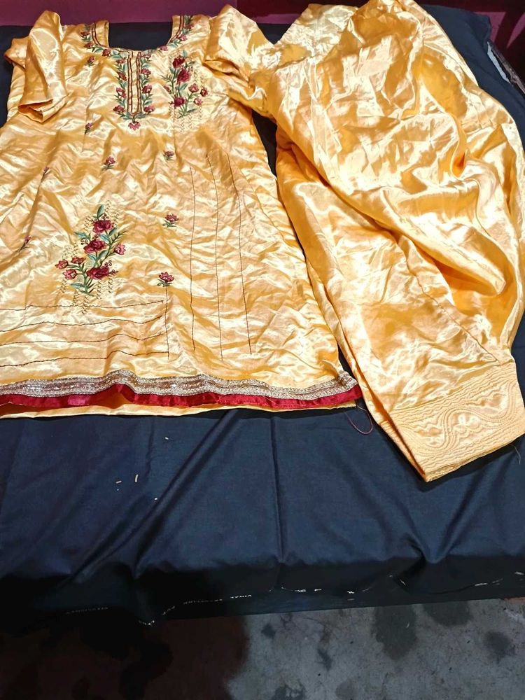 Elegant Embroidered Kurta Set