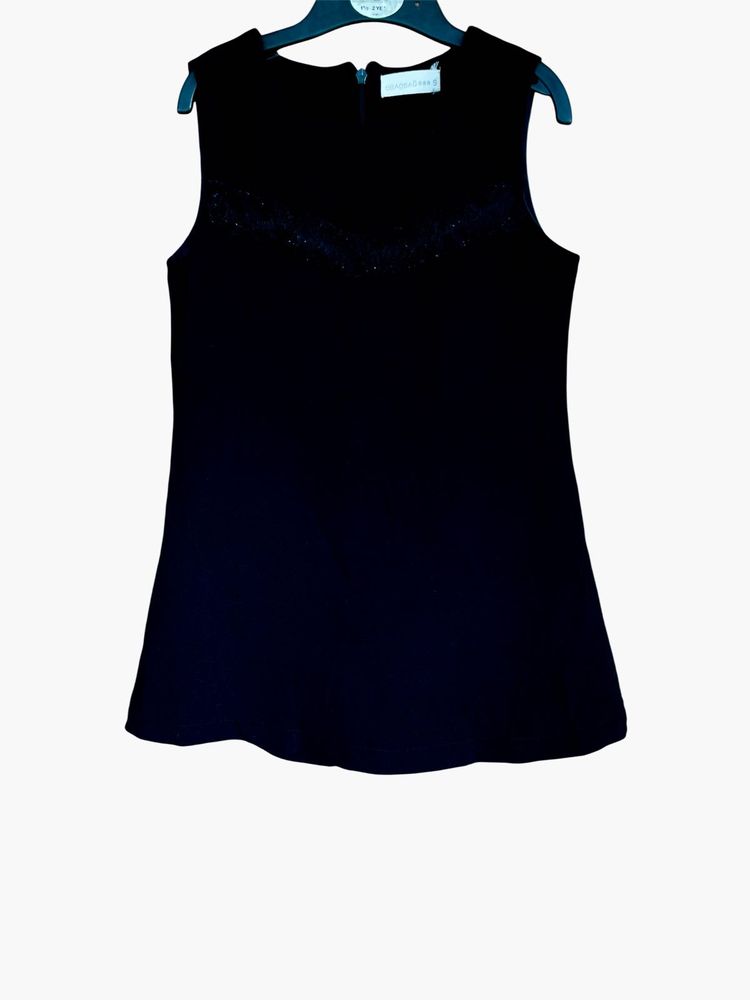 Black Sleeveless Top