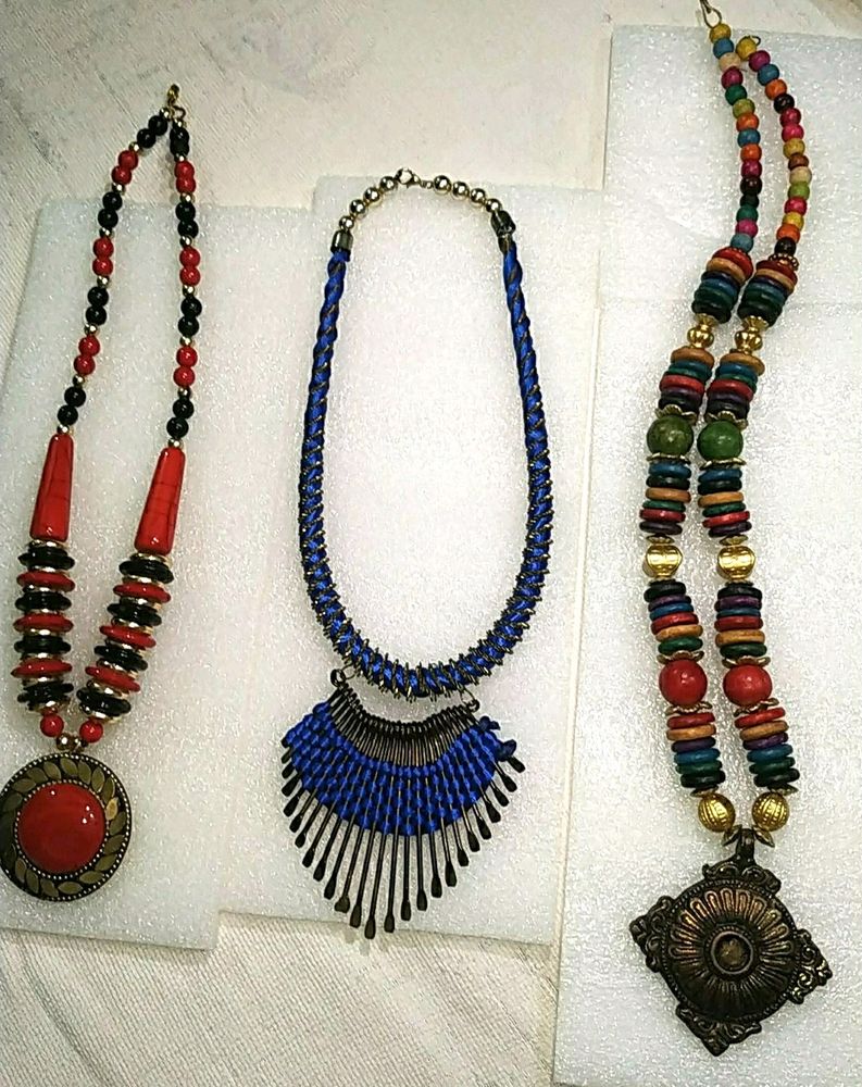 Fashionable neck Piece