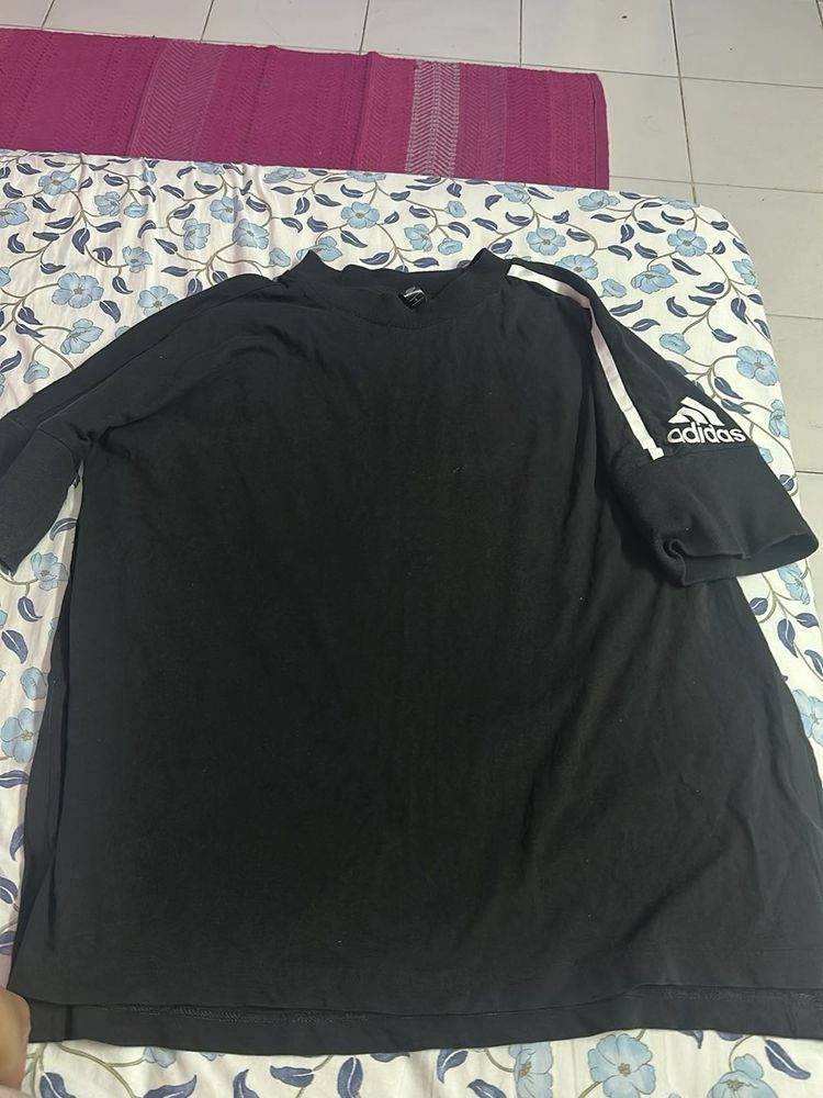 Adidas Black T-shirt