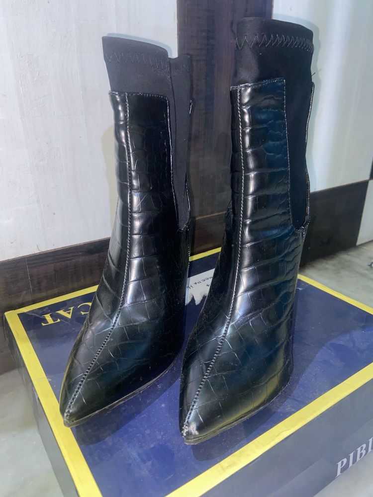 Black Boots