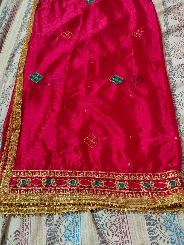 Pink &amp; Gold Embellished Dupatta