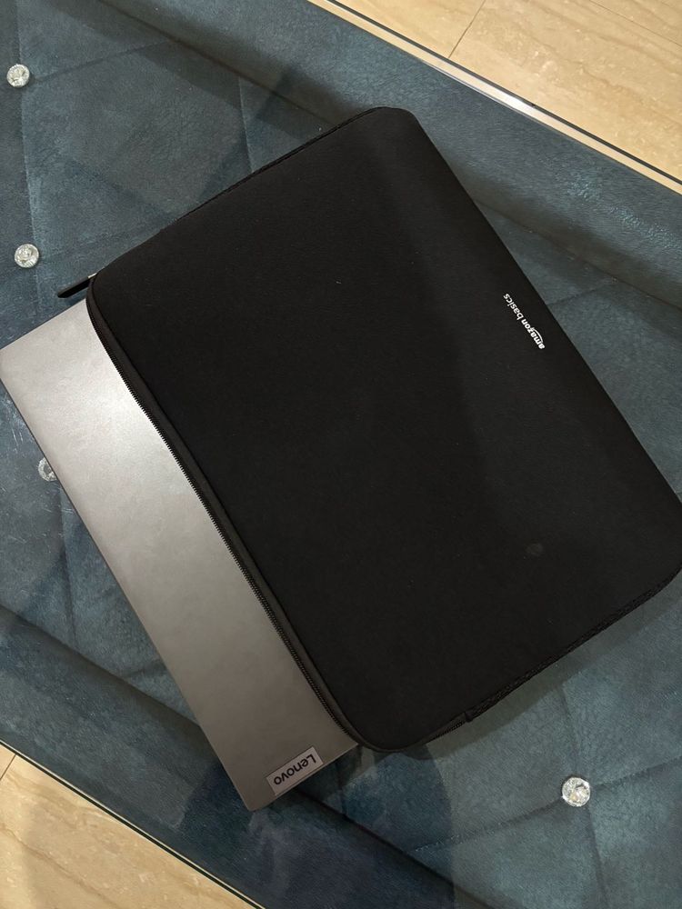 Laptop Sleeve Case: Amazon Basics