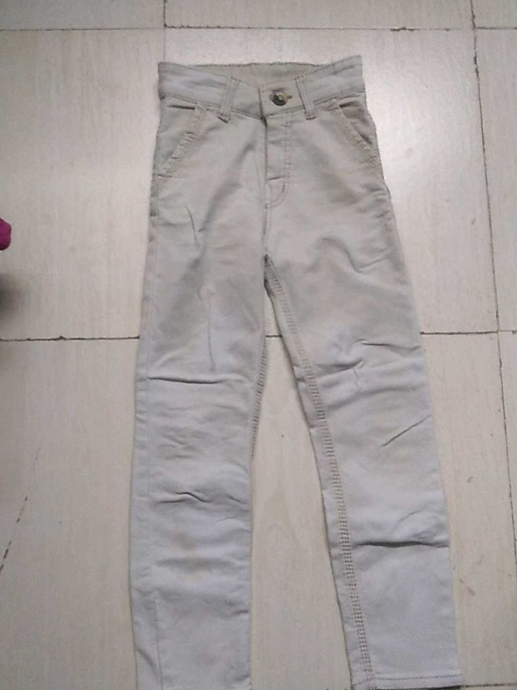 Boy&#39;s Casual White Jean&#39;s.