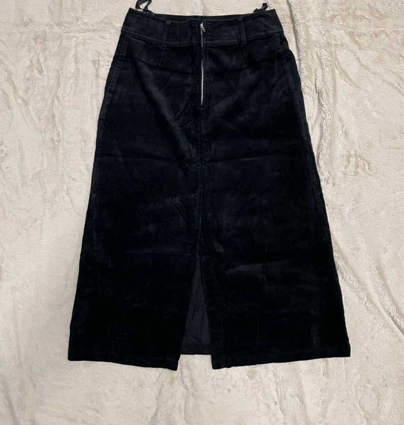 Valvet Skirt