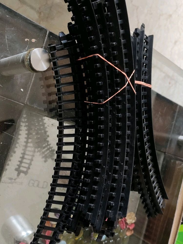 Just Tracks Available, NOT train