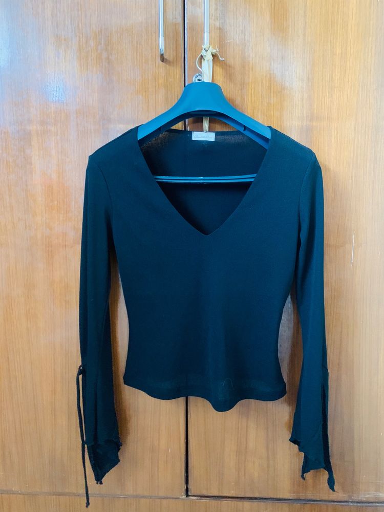 Black Deep Neck Top