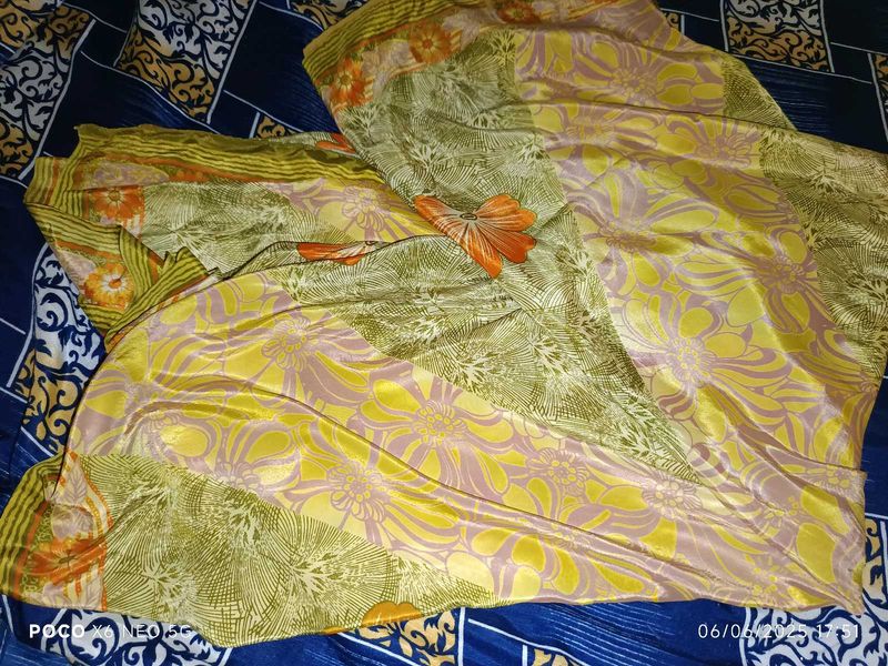 Crape Saree Foral Print
