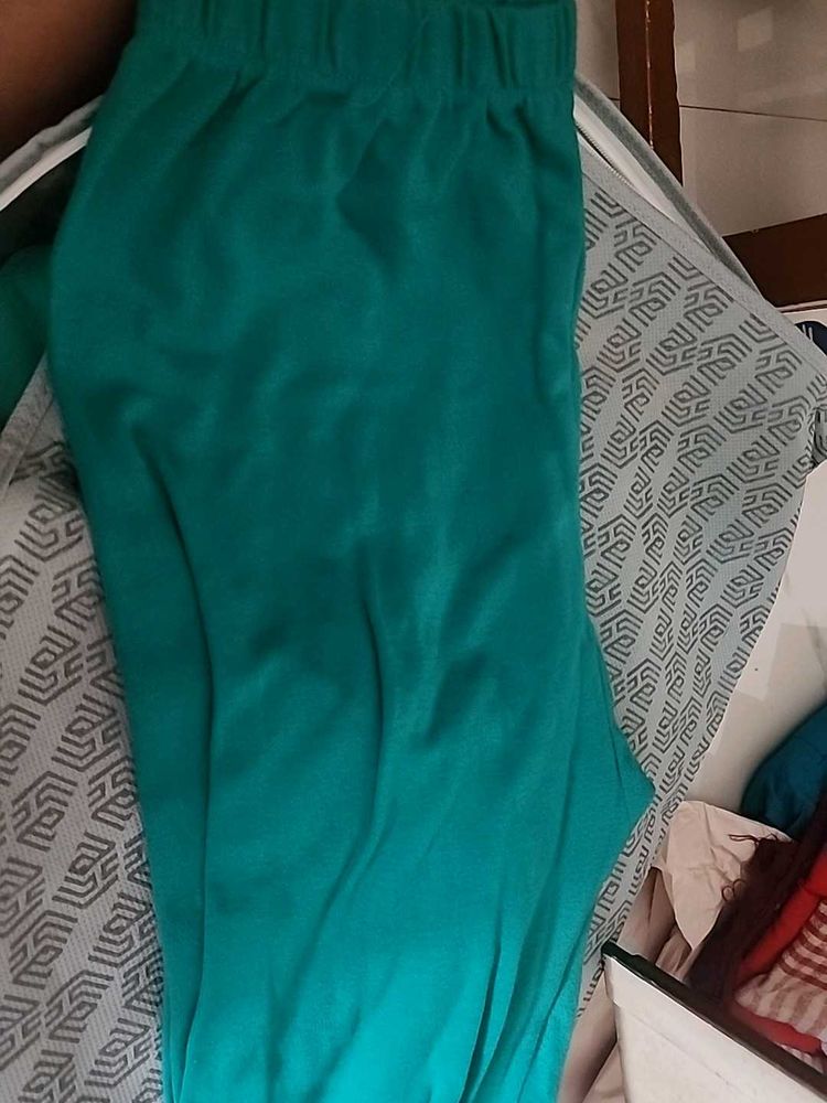 Daily Wear Leggings Peacock Green colour