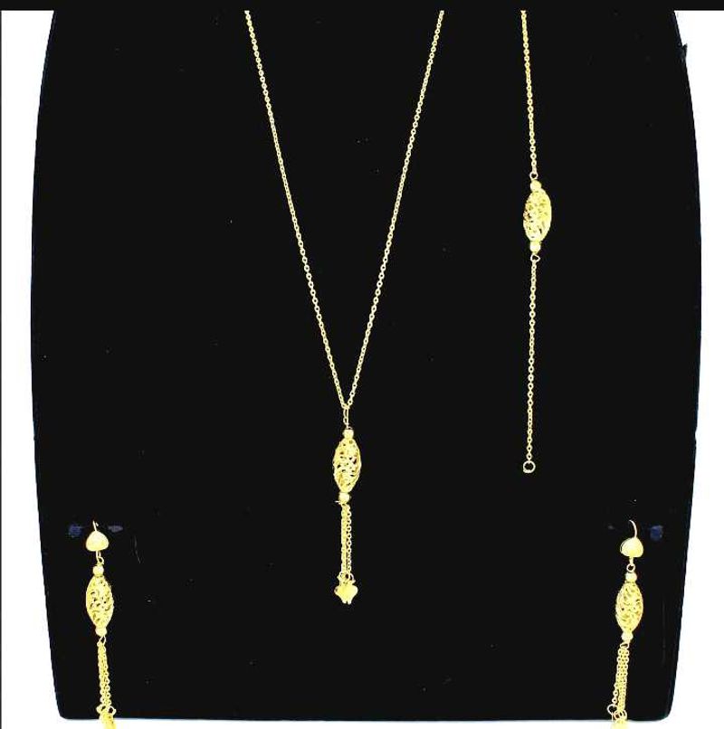 Elegant Gold Jewelry Set