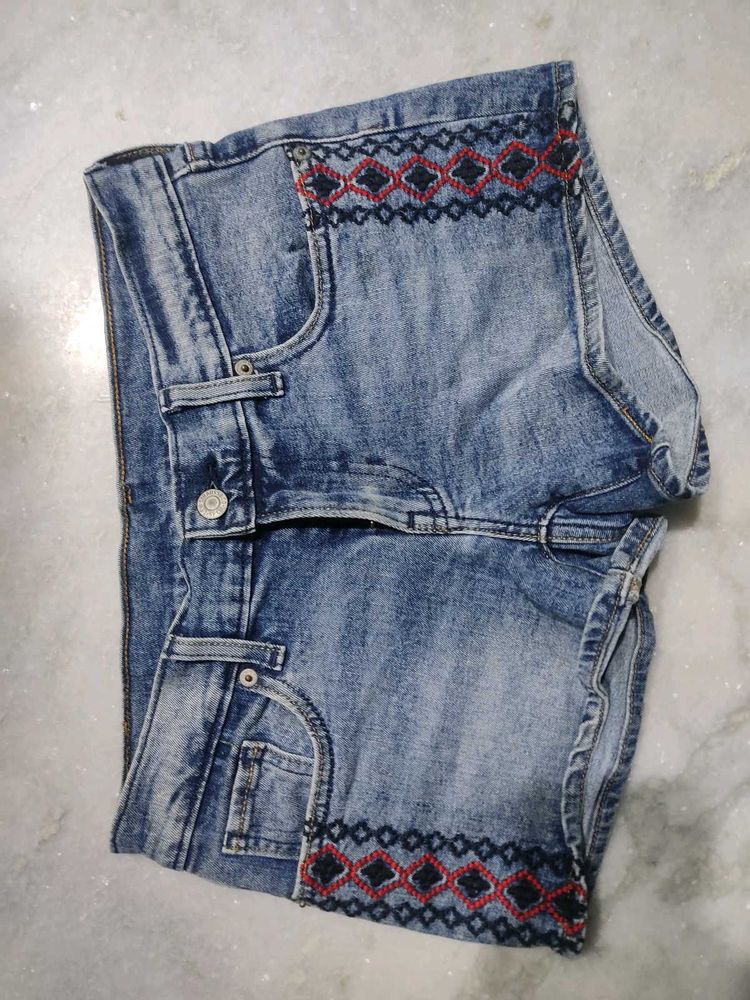 Levis Denim Embroidery Shorts