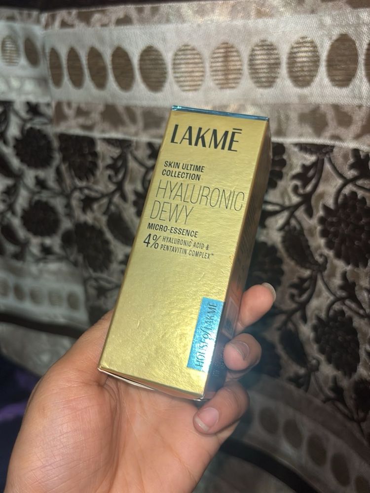 Lakme Hyaluronic Dewy Serum