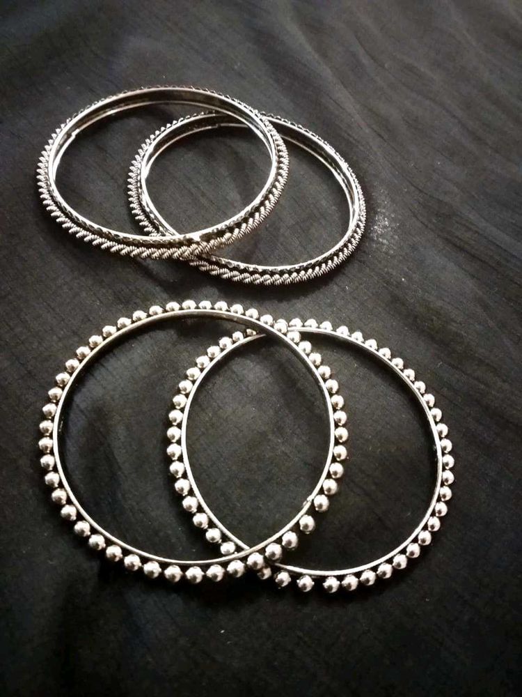 Silver Tone Bangle Set