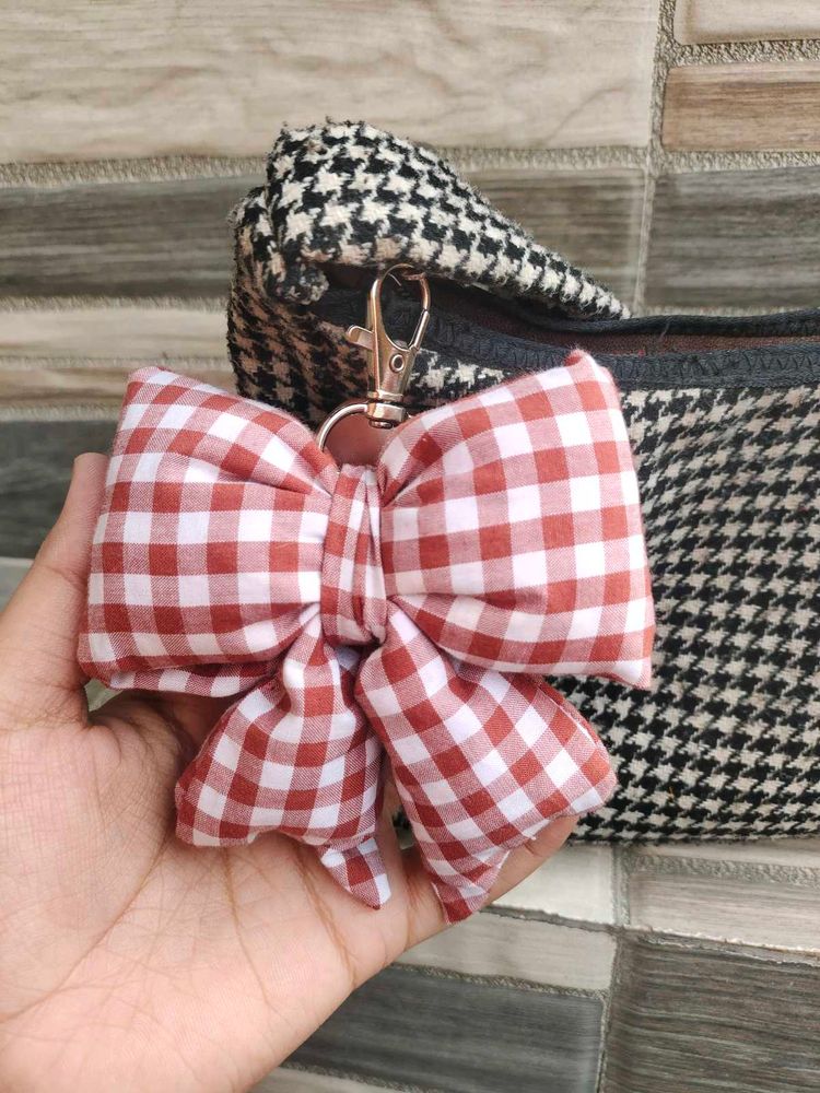Puffy bow keyring Gingham red ♥️
