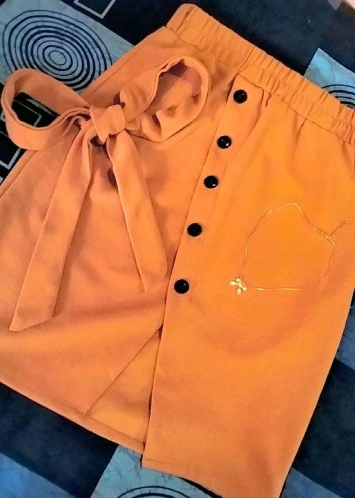 🌕🤍Beautiful Yellow Skirt