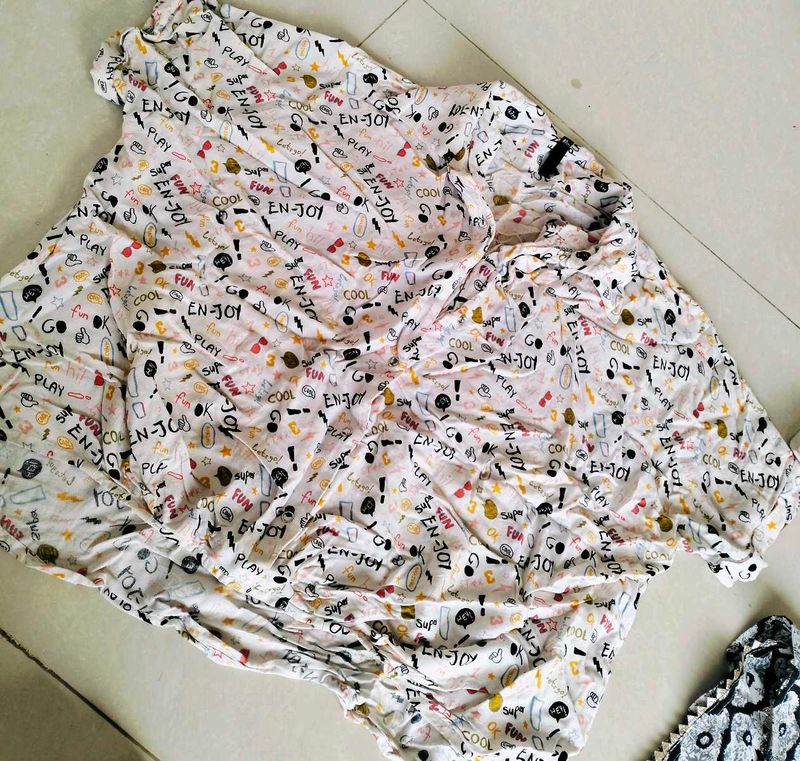 Patterned Short Sleeve Top