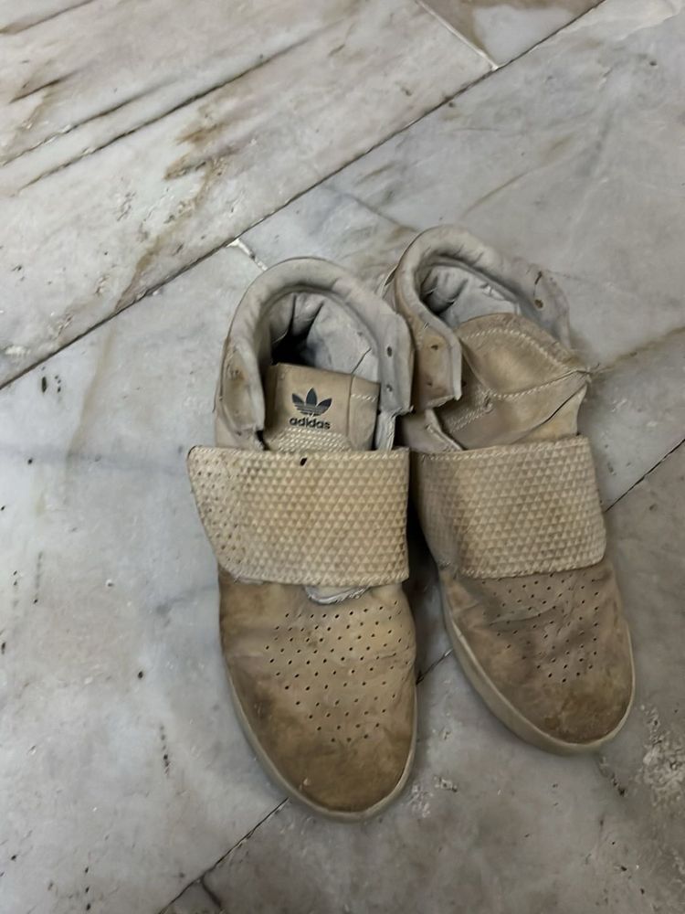 Adidas Sneakers