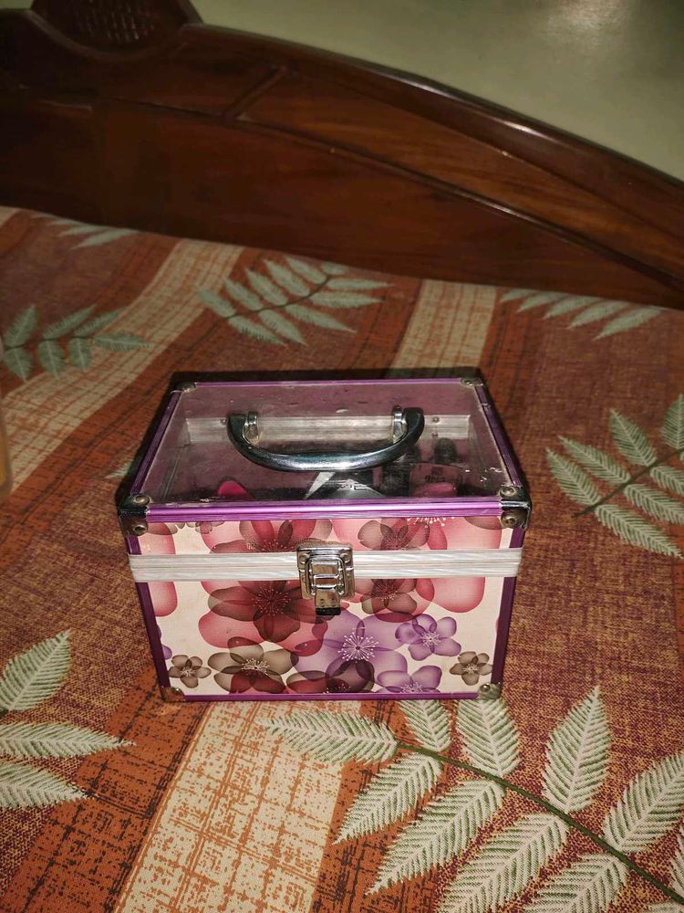 vanity case with mirror makeup and jewellery organ