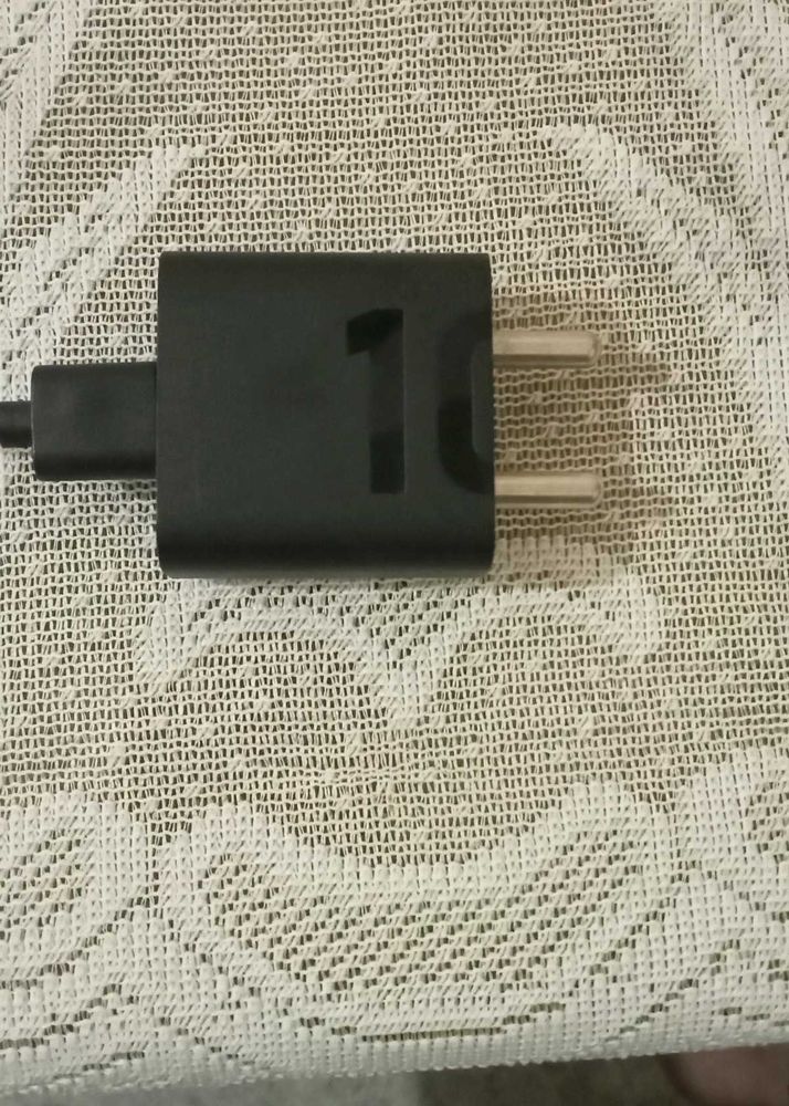 MOTO MOBILE CHARGER TYPE C NEW AND ORIGINAL 10 WAT