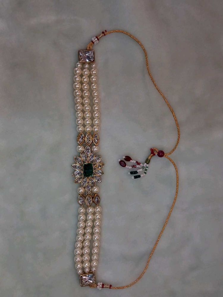 Elegant Pearl &amp; Emerald Necklace