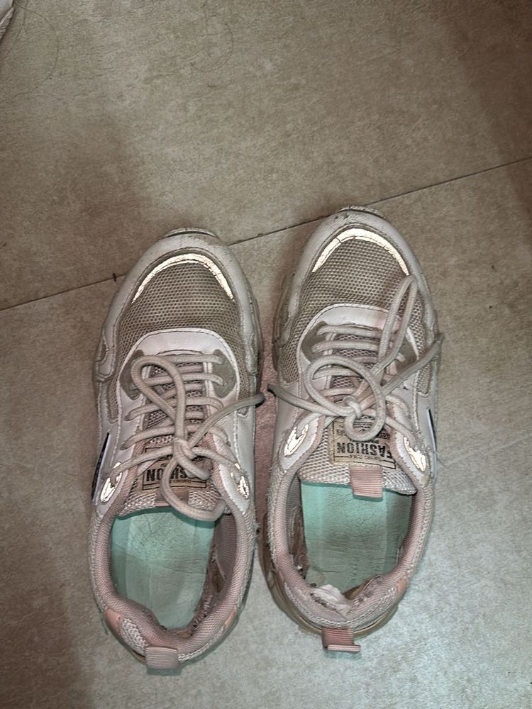 White sports shoes