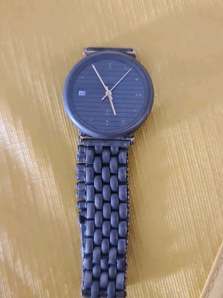 Elegant Wrist Titan Watch