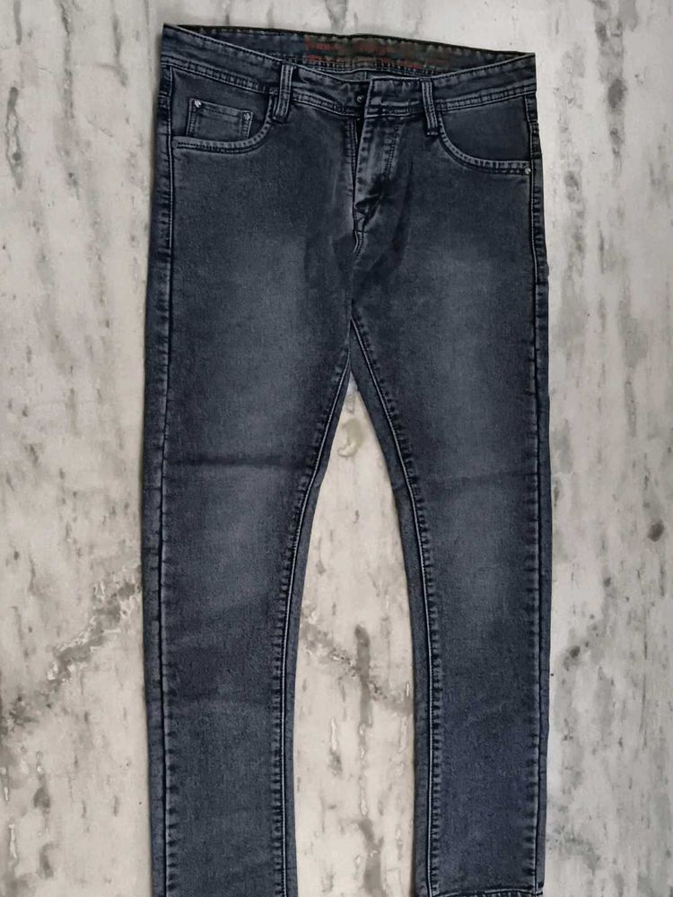 Tommy Hilfiger Stylish Dark Wash Denim Jeans