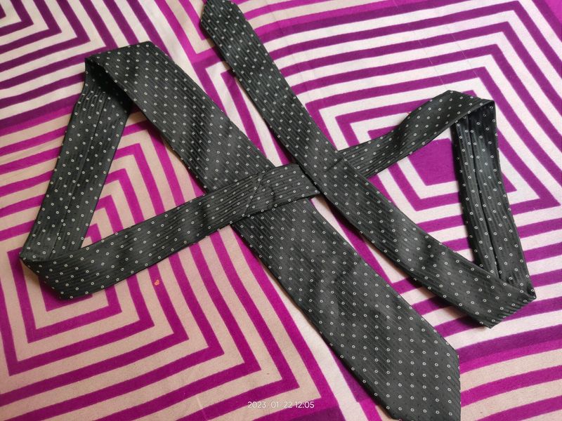 Polka Dot Tie