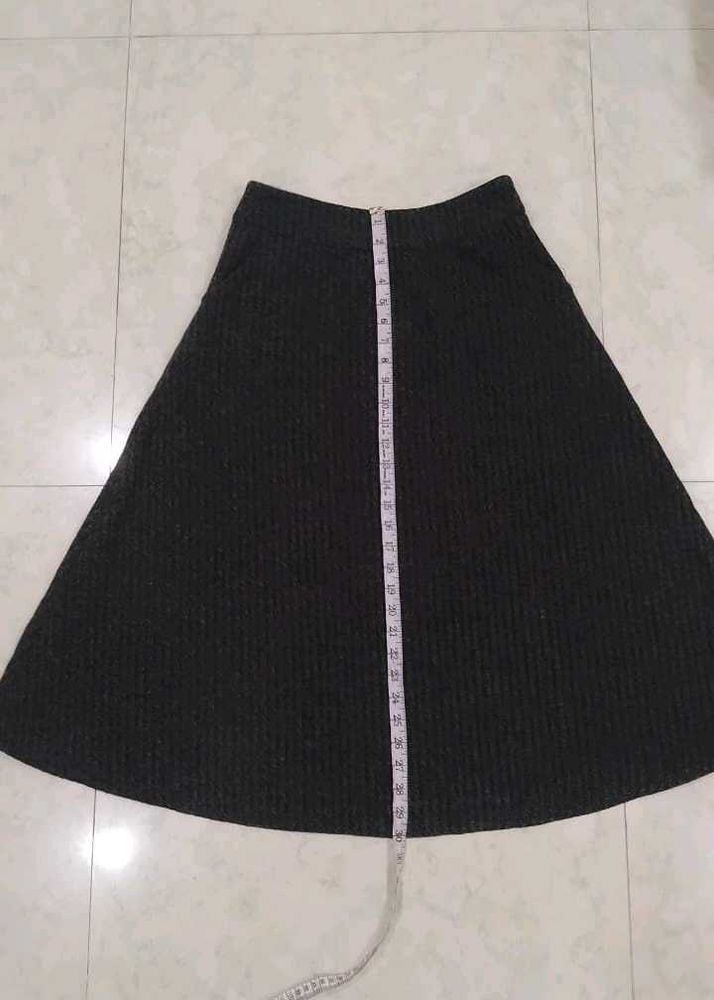 Elegant Black Skirt 28-32