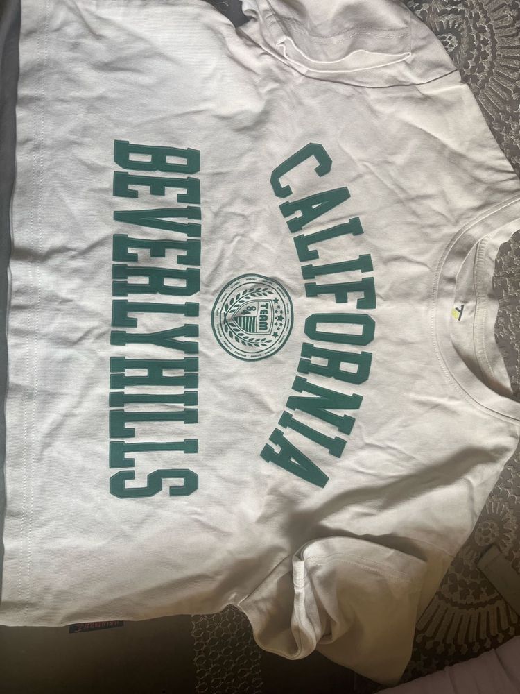 This Two Tops Are Fir 550 Only .