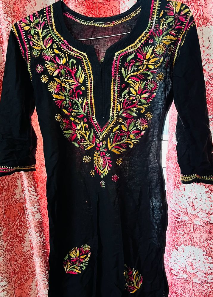 Lucknow Chikan Short Kurta