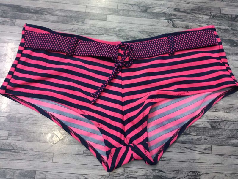 very hot short 32.34🧡