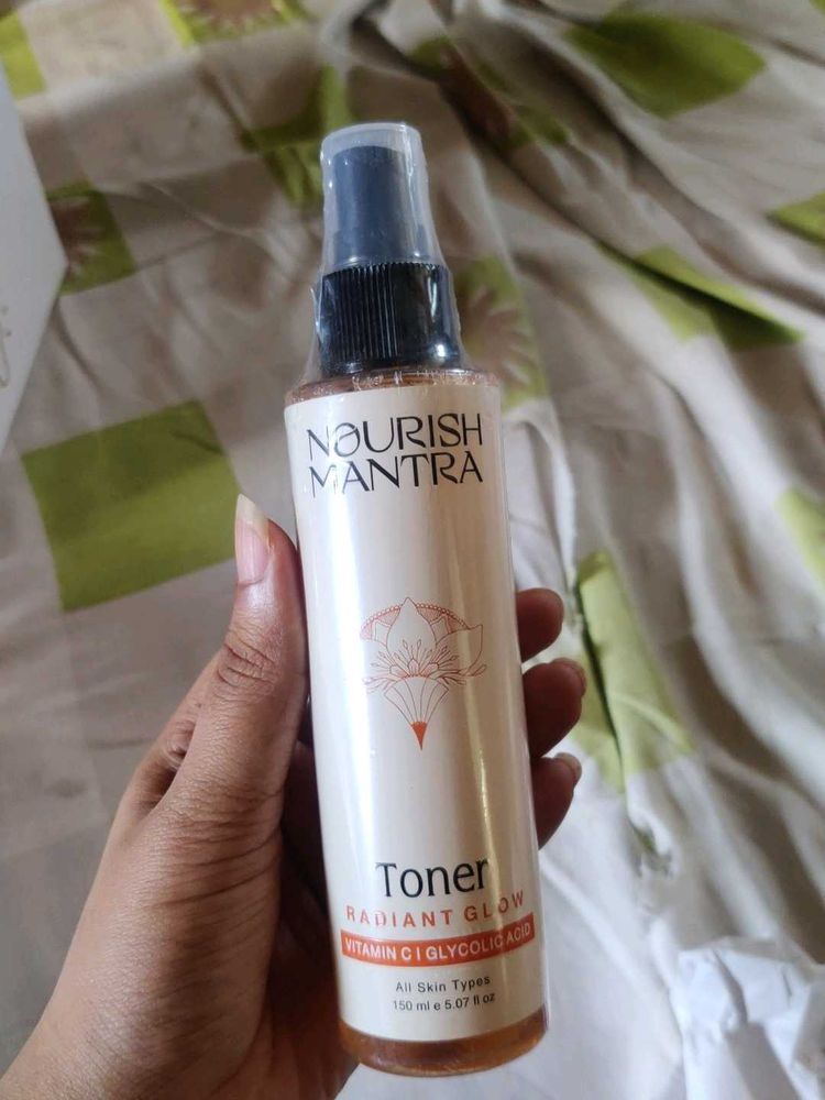 Nourish Mantra Glow Toner