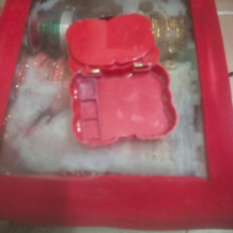 Used Bangles Box With Free Make Up Kit