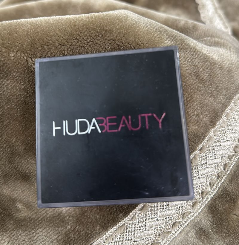 HUDABEAUTY Baking &amp; Setting Powder