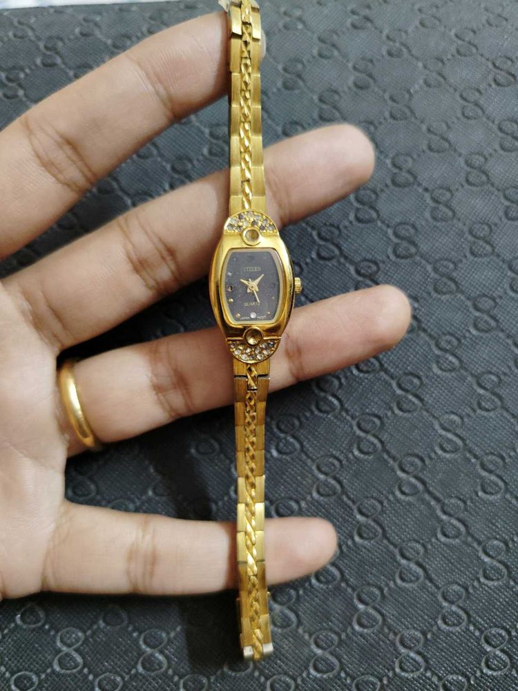 Elegant Citizen Gold Watch