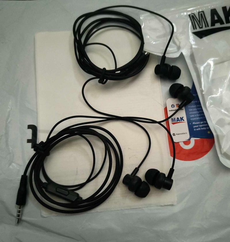 new pack of 2 combo earphone&#39;s