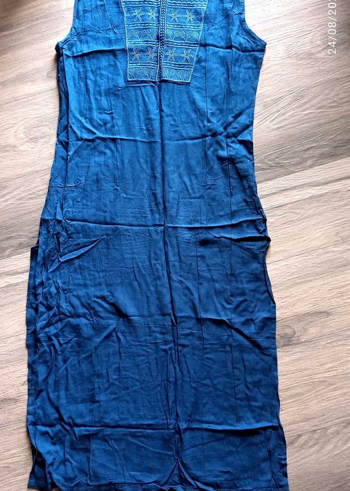 Blue Embroidered Kurta