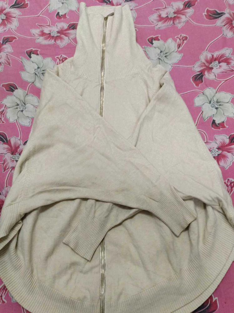 hey ladies I m selling this cardigan sweater....gr