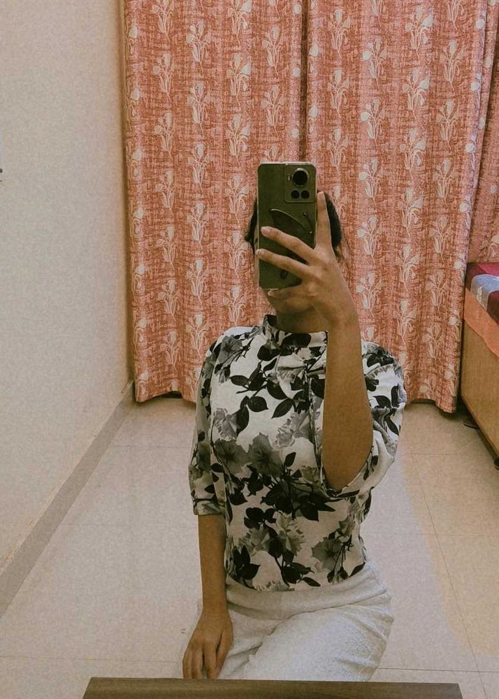 Floral Print Top - Stylish &amp; Chic