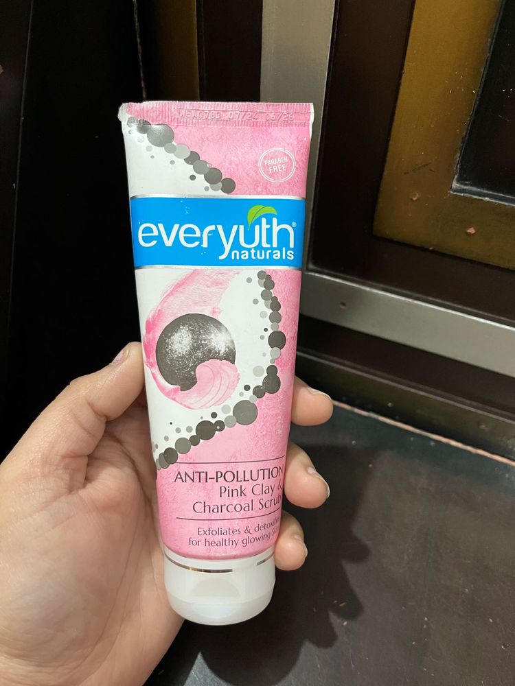 Everyuth Anti-Pollution Scrub