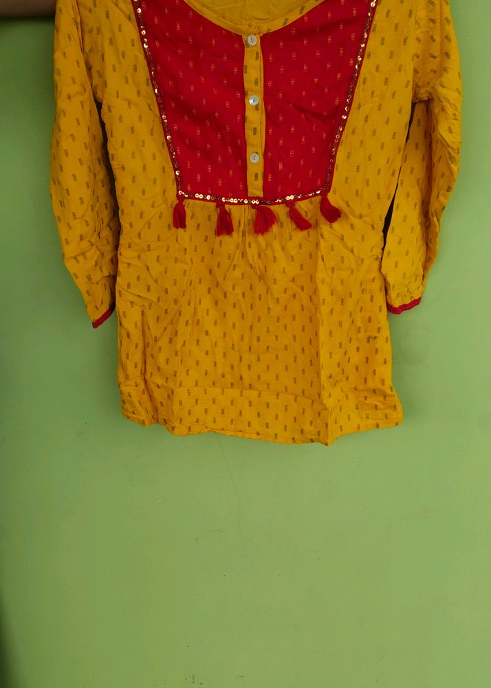 Pretty Yellow Top🔥Offer Price ❗❗