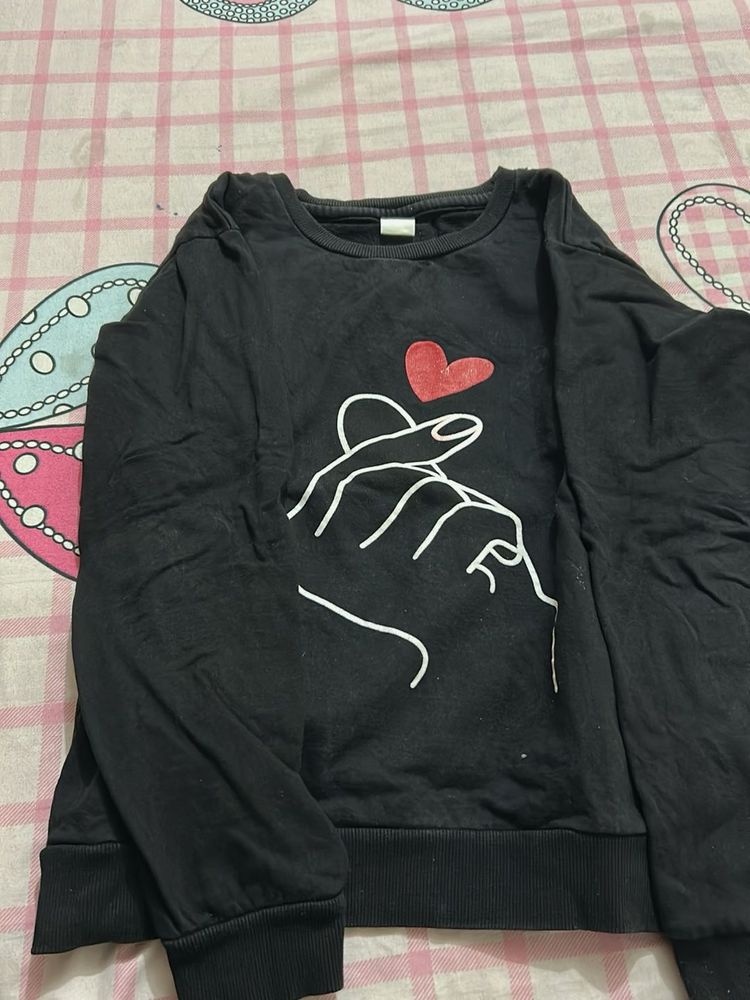 Black Heart Graphic Sweatshirt