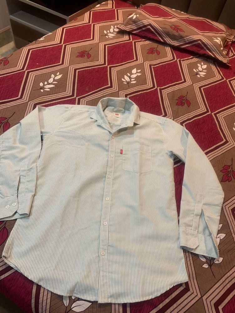 LEVIS New Shirt🌸🦋🎀