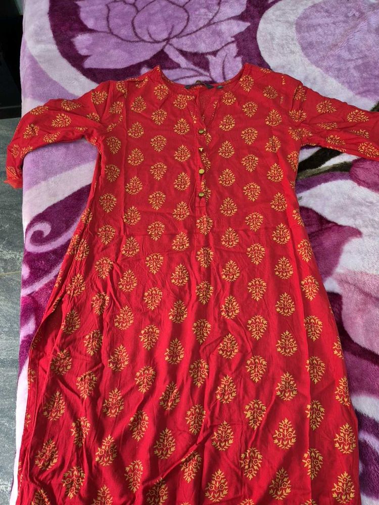 Red &amp; Gold Paisley Print Kurti