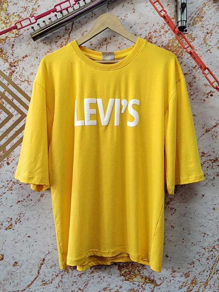 Levi&#39;s Yellow Graphic T-shirt
