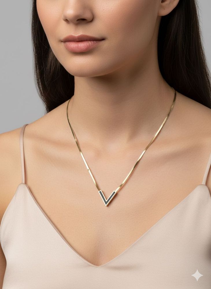 Minimalist V Pendant Snake chain Necklace