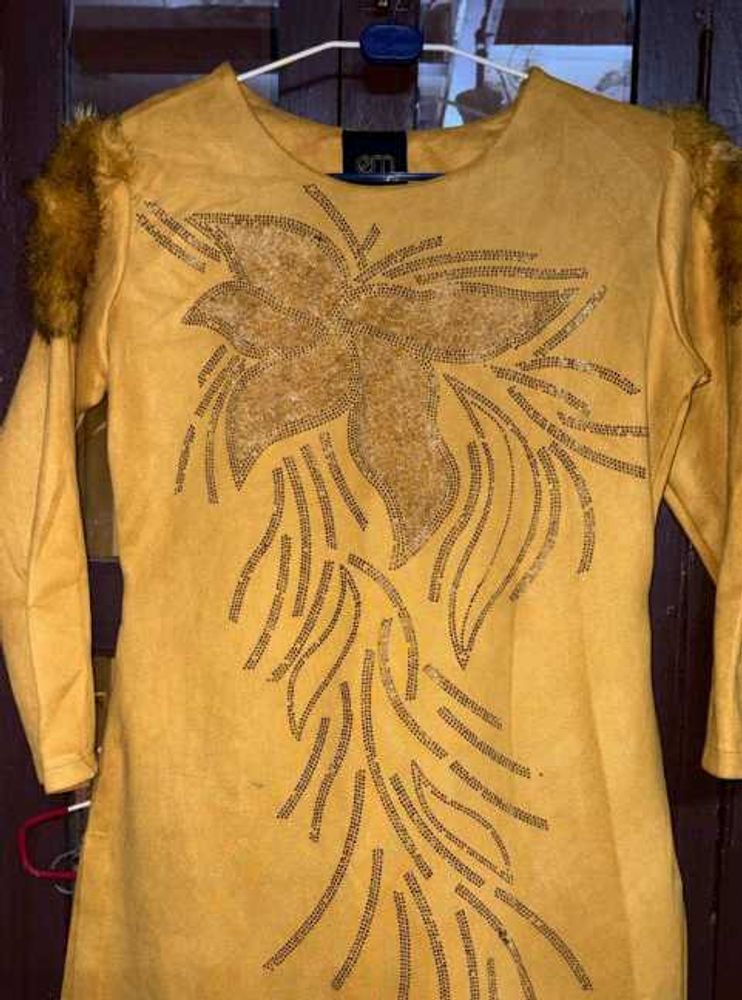 Stylish Mustard velvet Kurti🌼