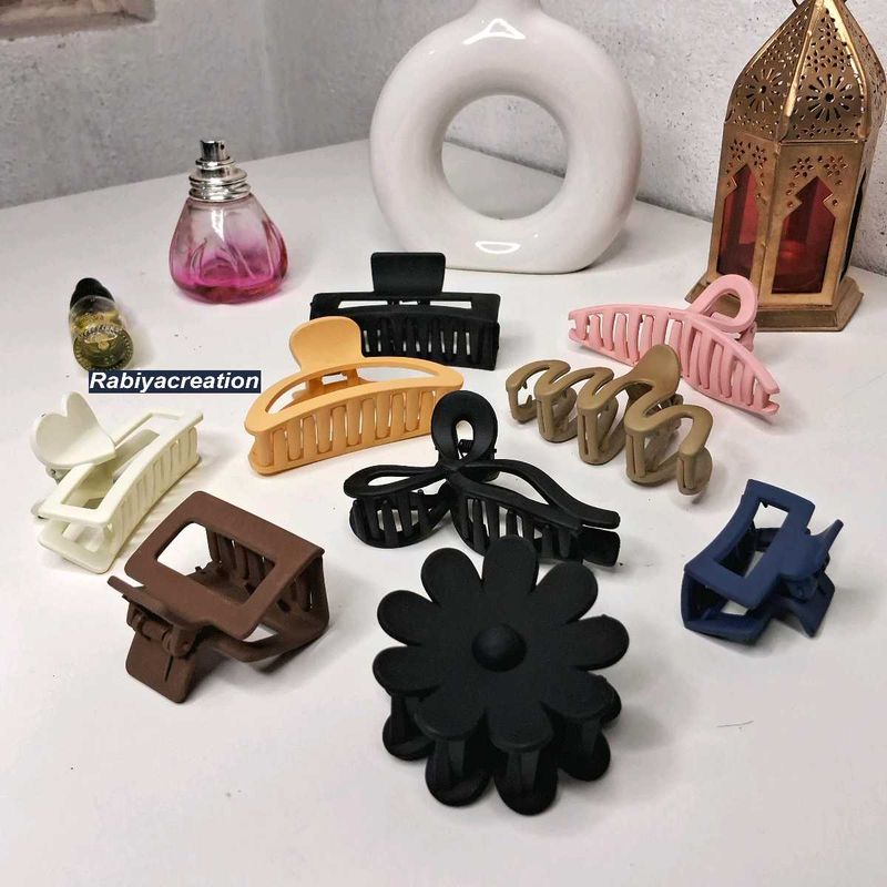 Rabiyacreation Banana Hair Claw&amp;Clips Matte Finish