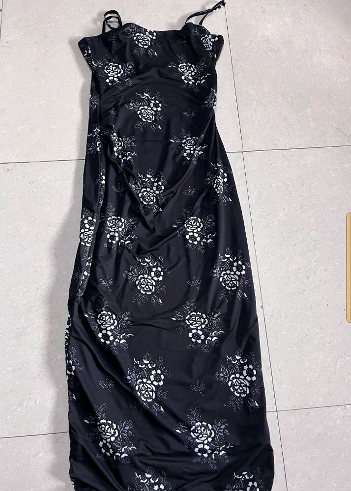 AESTHETIC BLACK DRESS
